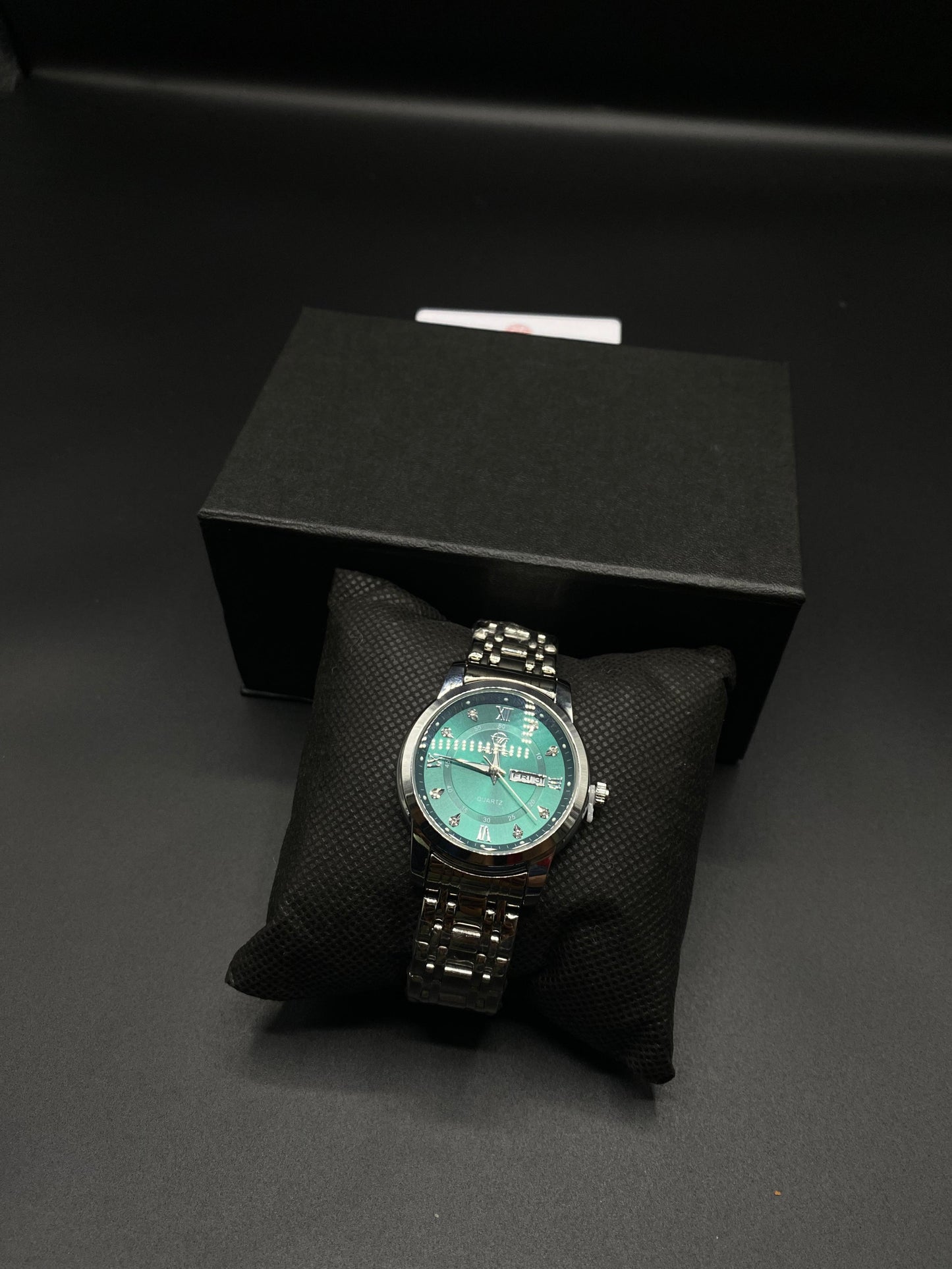 RUSTET Emerald Green Quartz Watch – Stainless Steel Luxury Dress Watch with Day & Date Display